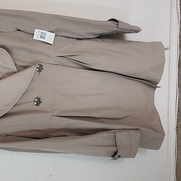 Trench coat - Picture 2 of 10
